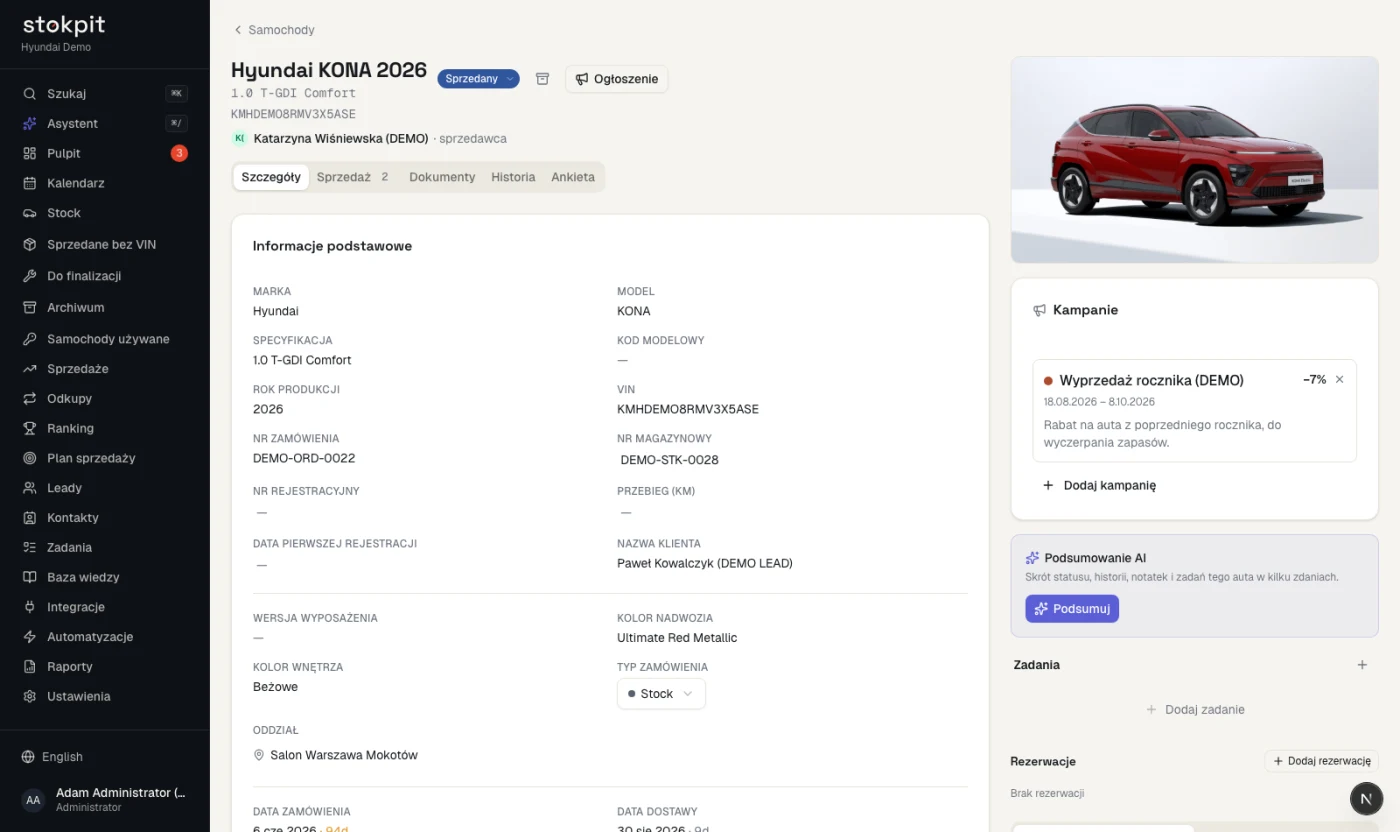 Karta auta w Stokpit: informacje podstawowe, VIN, numer zamówienia i magazynowy, zadania, rezerwacje i komentarze.